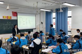 申京：我们喜欢向老将们学习 我爱强硬的教练&他能把我骂醒